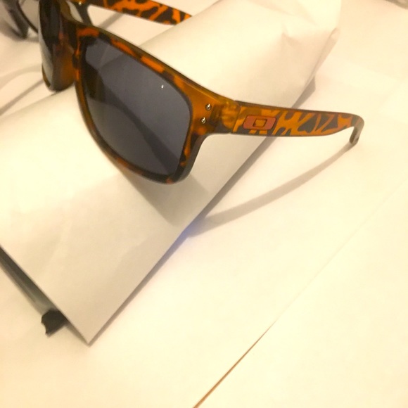 The best blue tinted sunglasses for men and women  Sunglasses nice color for man or woman